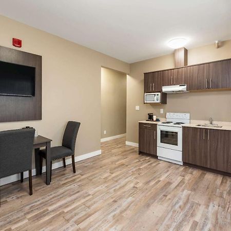 Econo Lodge Prince George Buitenkant foto