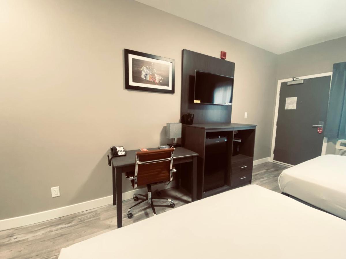 Econo Lodge Prince George Buitenkant foto