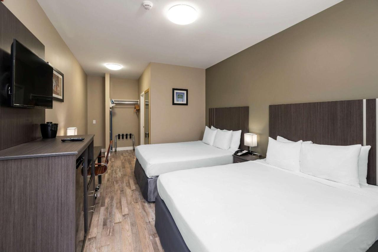 Econo Lodge Prince George Buitenkant foto