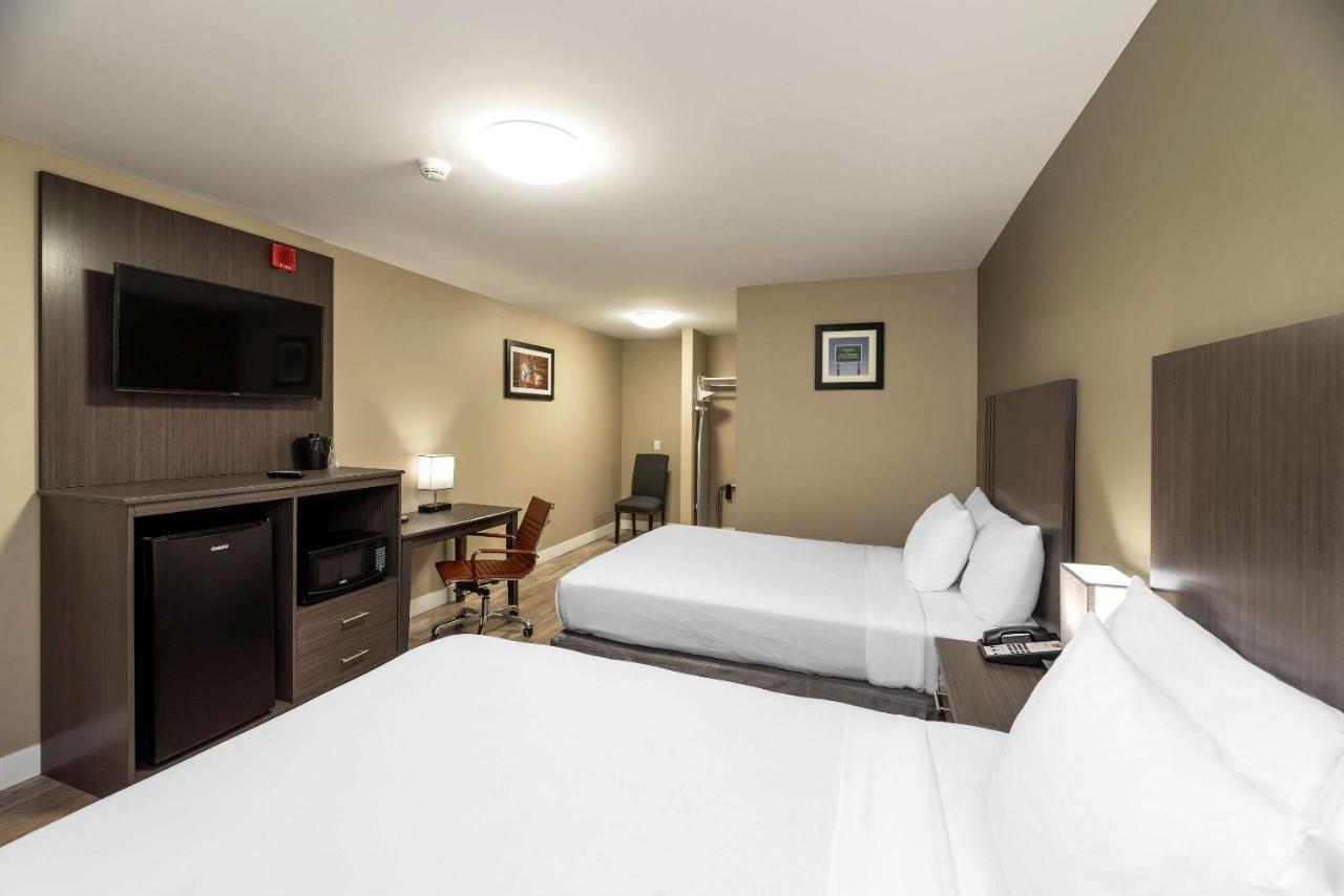 Econo Lodge Prince George Buitenkant foto