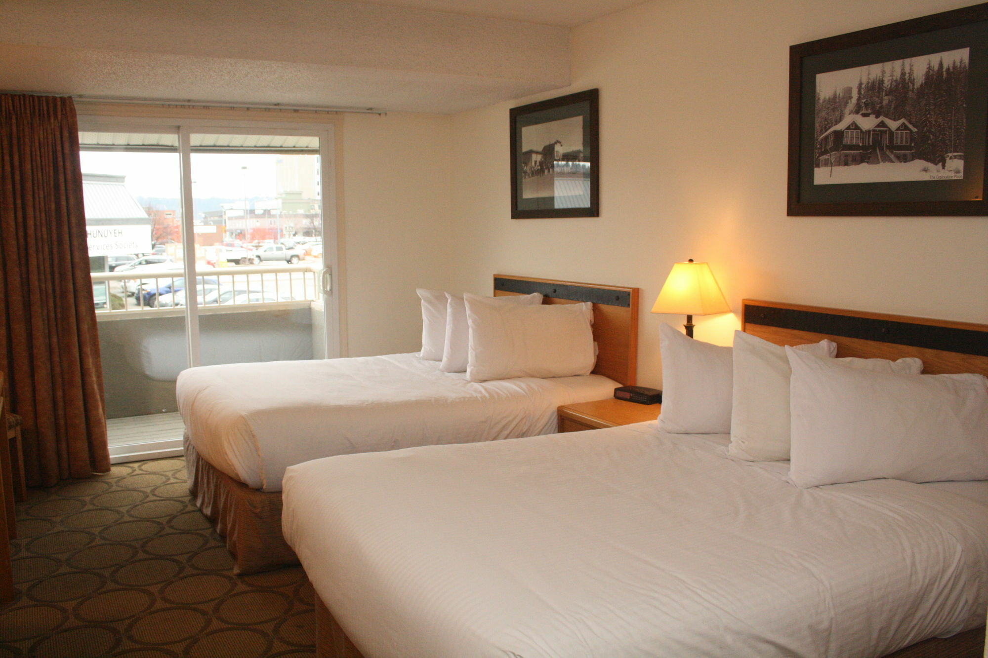 Econo Lodge Prince George Buitenkant foto