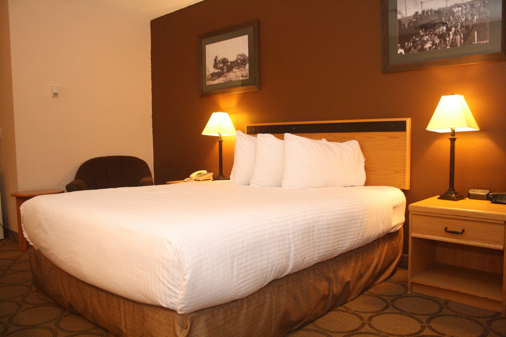Econo Lodge Prince George Buitenkant foto